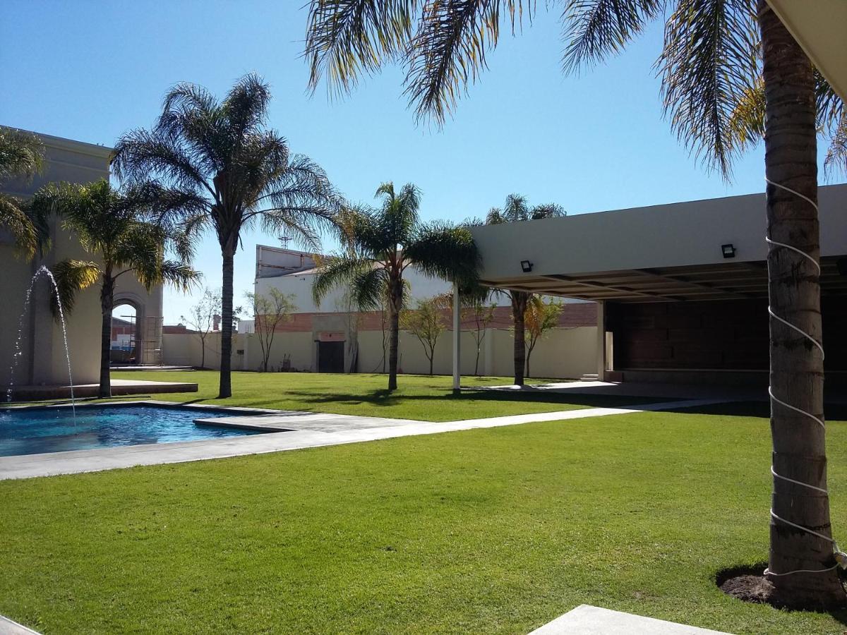 Wyndham Garden Aguascalientes Hotel & Casino Экстерьер фото
