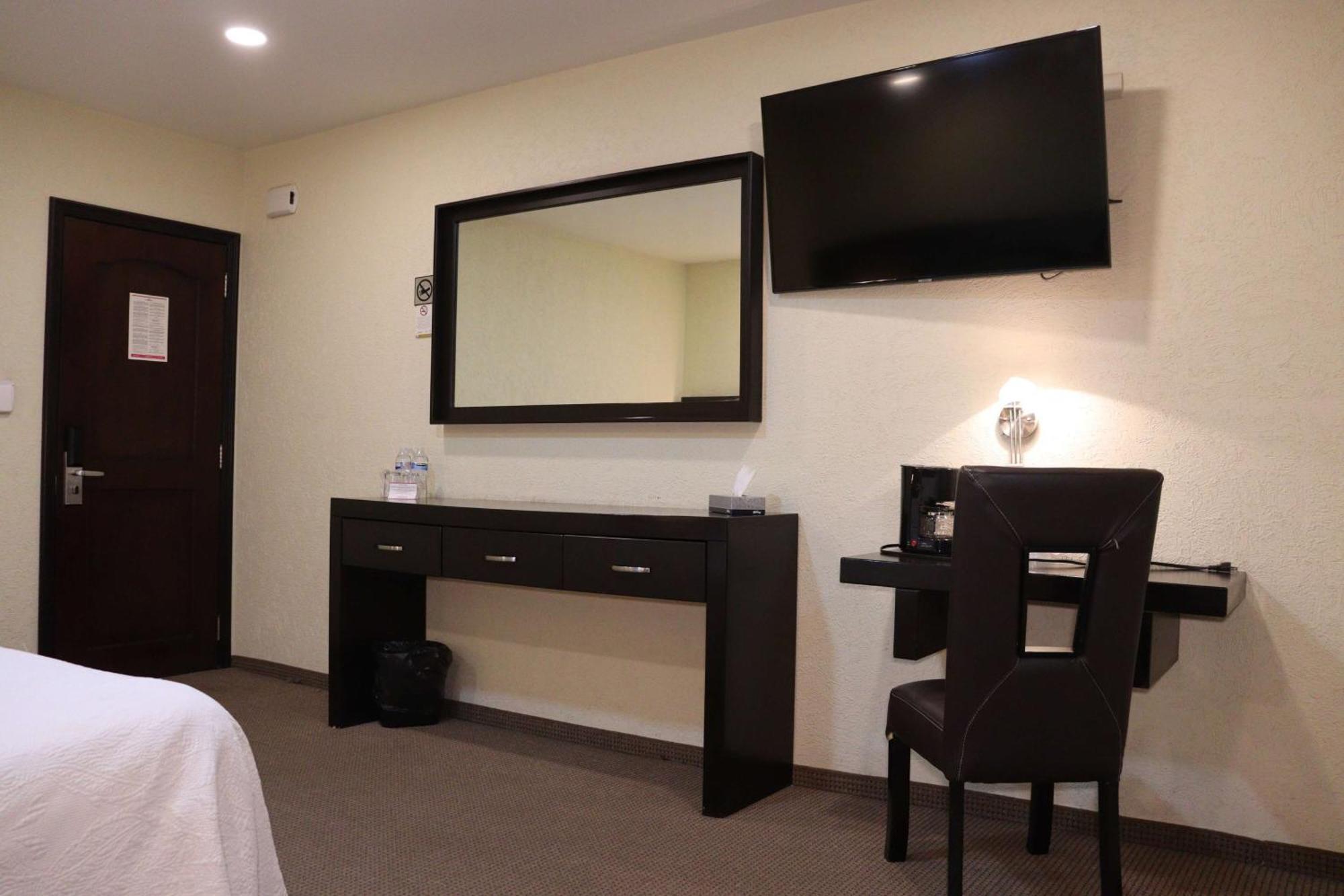 Wyndham Garden Aguascalientes Hotel & Casino Экстерьер фото