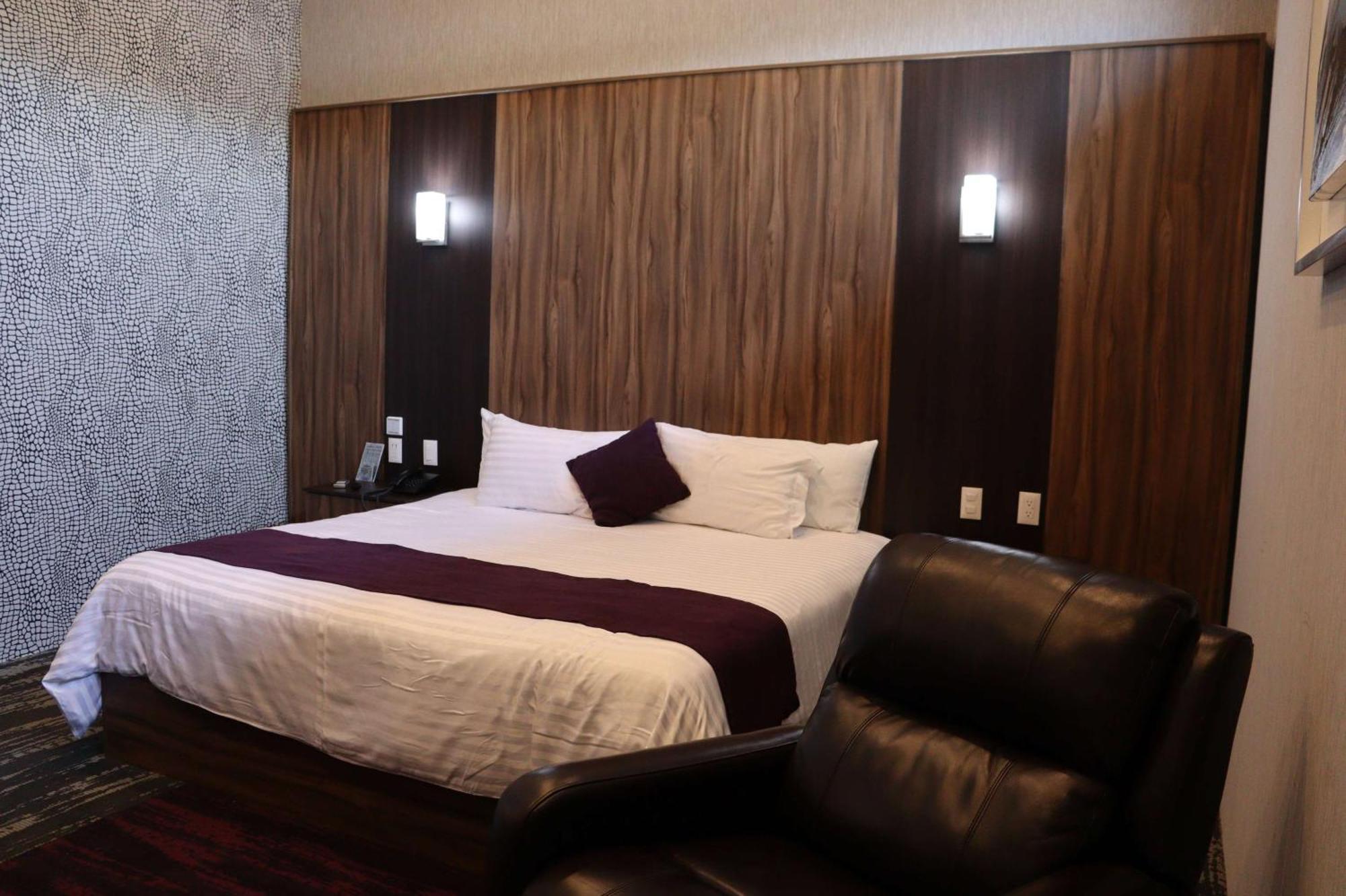 Wyndham Garden Aguascalientes Hotel & Casino Экстерьер фото