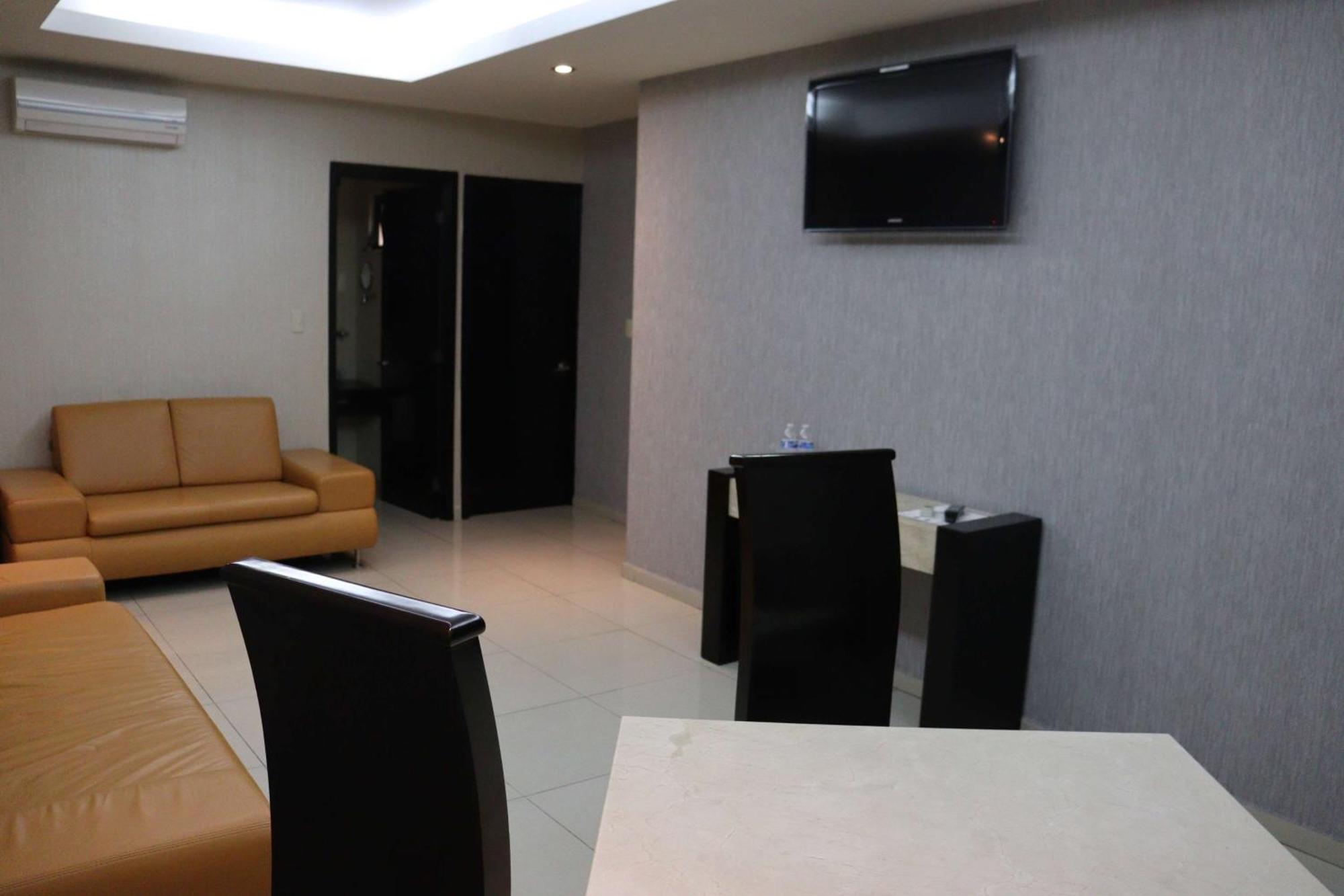 Wyndham Garden Aguascalientes Hotel & Casino Экстерьер фото
